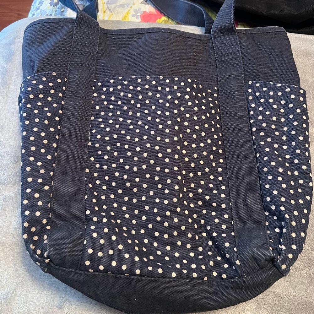 Thirty-One “Go-To Tote” in the "Navy Dancing Dot"